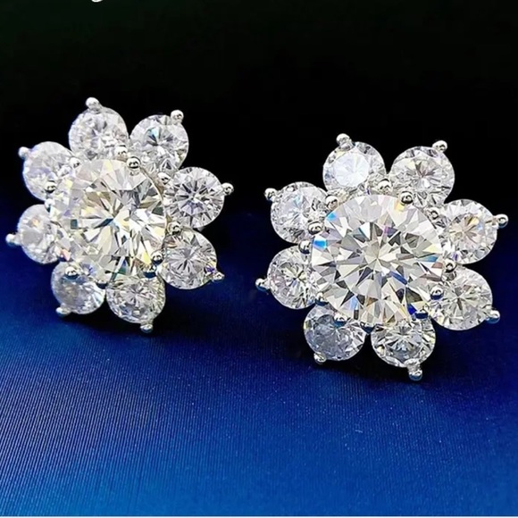 Certified 1ct t.w. Moissanite Sunflower Stud Earrings NEW - Picture 4 of 10